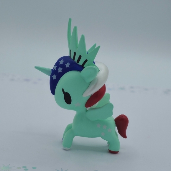 Tokidoki Unicorno Liberty & Freedom Series 5 Figure - Picture 2 of 4